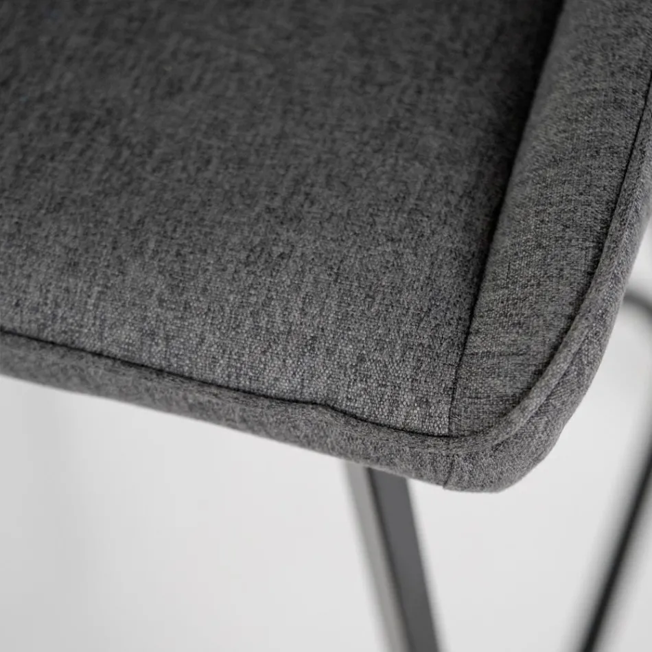 2 Karrige dhomen e ndjenjes te punuara me sedilje prej pëlhure dhe këmbë metalike - Negroni Viadurini