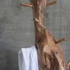 Mbështetëse pallto me strukturë dhe kunja në dru tik të ngurtë - Bredhi Viadurini