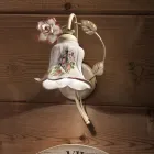 Talla muri në metal dhe qeramikë e dekoruar me dorë me trëndafil - Piza Viadurini