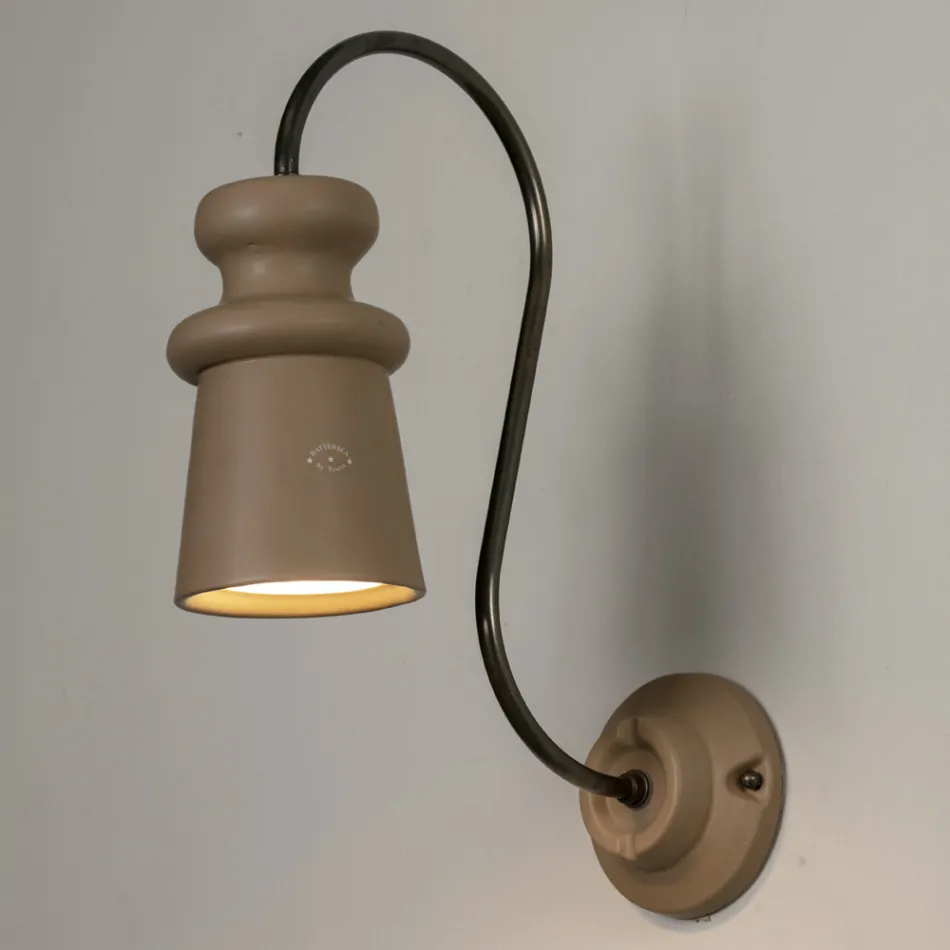 Llambë muri e jashtme Majolica e punuar me dorë E prodhuar në Itali - Toscot Battersea Viadurini