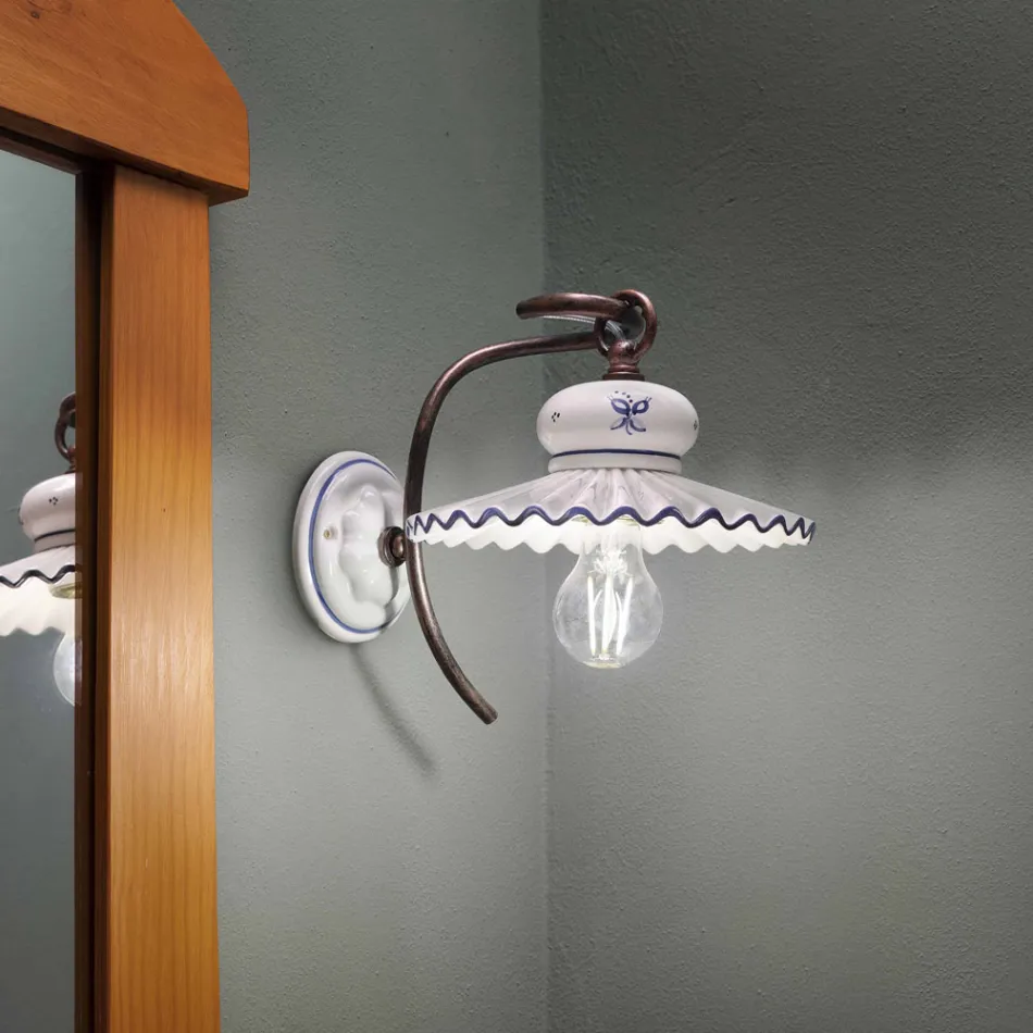 Llambë murale qeramike e dekoruar me dorë e bërë në Itali nga Ferroluce Viadurini