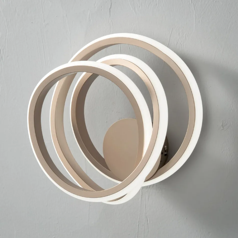 Llamba muri në dhomën e gjumit me dizajn modern metalik ari - Point Viadurini