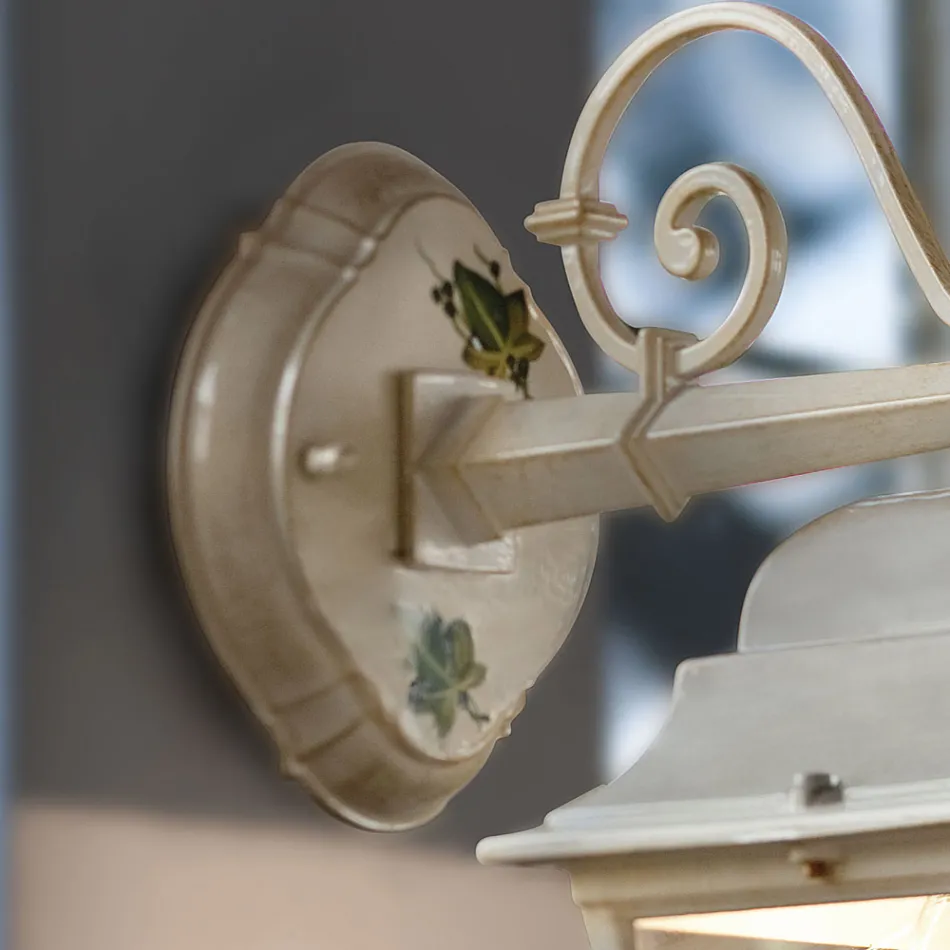 Llamba muri e jashtme në alumin e bardhë dhe dekorim i lyer me dorë - Gorizia Viadurini