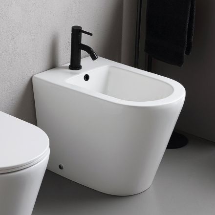 Bide Salice me një vrimë të vetme për montim në dysheme, prej qeramike të bardhë me një dizajn elegant modern Viadurini