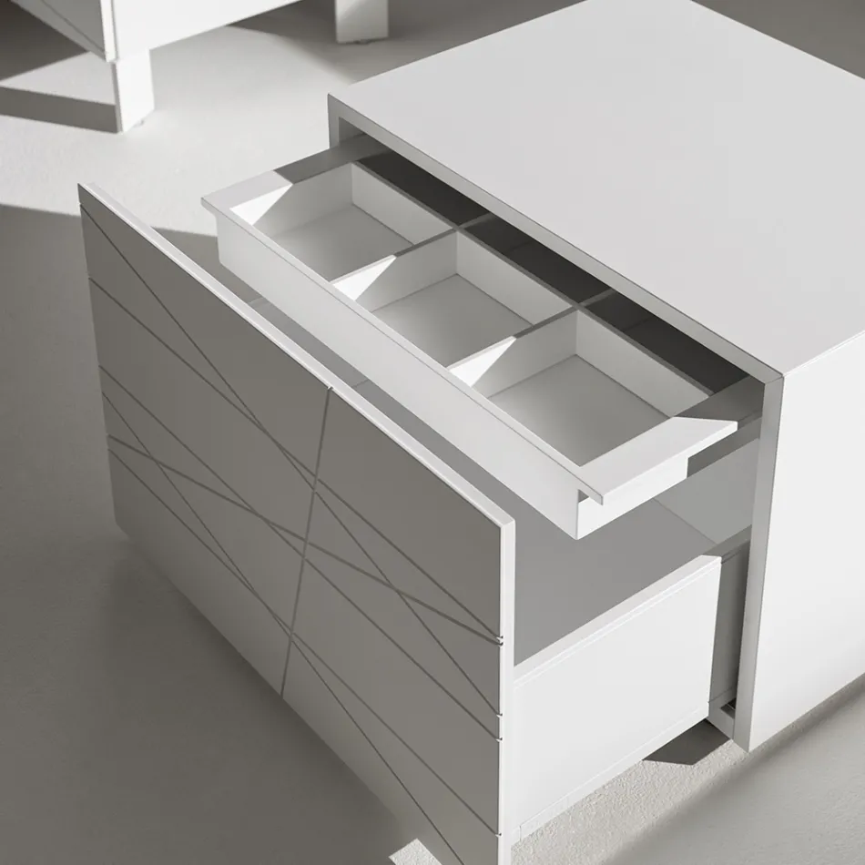 Komodinë me 1 sirtar në dërrasë druri të lyer - Leone Viadurini