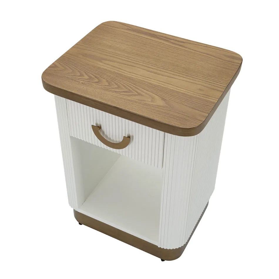 Komodina prej druri e zbukuruar me linja reliev me sirtar dhe raft - Rachel Viadurini