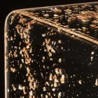 Komodina e ndritur në kristal akrilik dhe fletë ari, argjendi ose bakri - Gnassi Viadurini