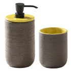 Përbërja e aksesorëve dhe Njësia mbështetëse e verdhë me komodinë - Georges Viadurini