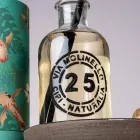 Kompozimi i banjës me dizajn gri të kompletuar me aksesorë të emaluar - Georges Viadurini