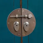 Komodinë e ulët me 2 dyer dhe 2 sirtarë Homemotion nga druri Elm Blue - Konan Viadurini