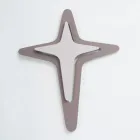 Kryq në ngjyrë kakao dhe zhavorr i bërë me gdhendje lazer Made in Italy - Diana Viadurini