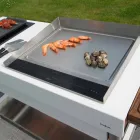 Kuzhina moderne në rrota për kopshtin e jashtëm në dru dhe çelik - Calliope Viadurini