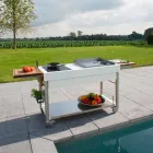 Kuzhina moderne në rrota për kopshtin e jashtëm në dru dhe çelik - Calliope Viadurini