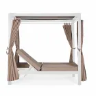 Shtrat i ditës në natyrë në Textilene dhe Alumini me mbështetëse të mbështetur - Anastasia Viadurini