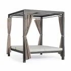 Shtrat i ditës në natyrë në Textilene dhe Alumini me mbështetëse të mbështetur - Anastasia Viadurini