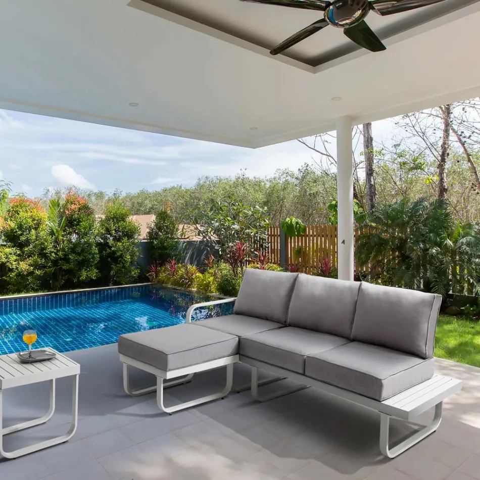 Divan 3 vendësh me pouf kopshti prej alumini dhe jastëkë gri - Avoir Viadurini