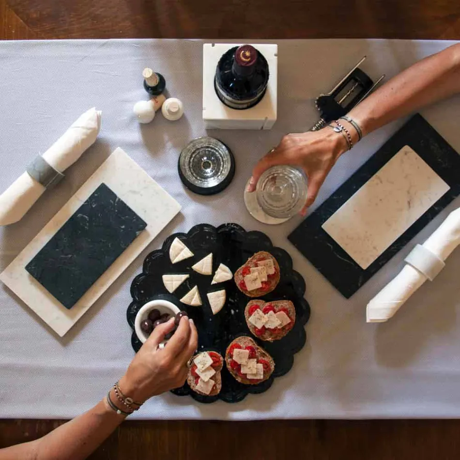 Dy bregdetarë në mermer të bardhë dhe gri me tapë të bërë në Itali - Jessa Viadurini