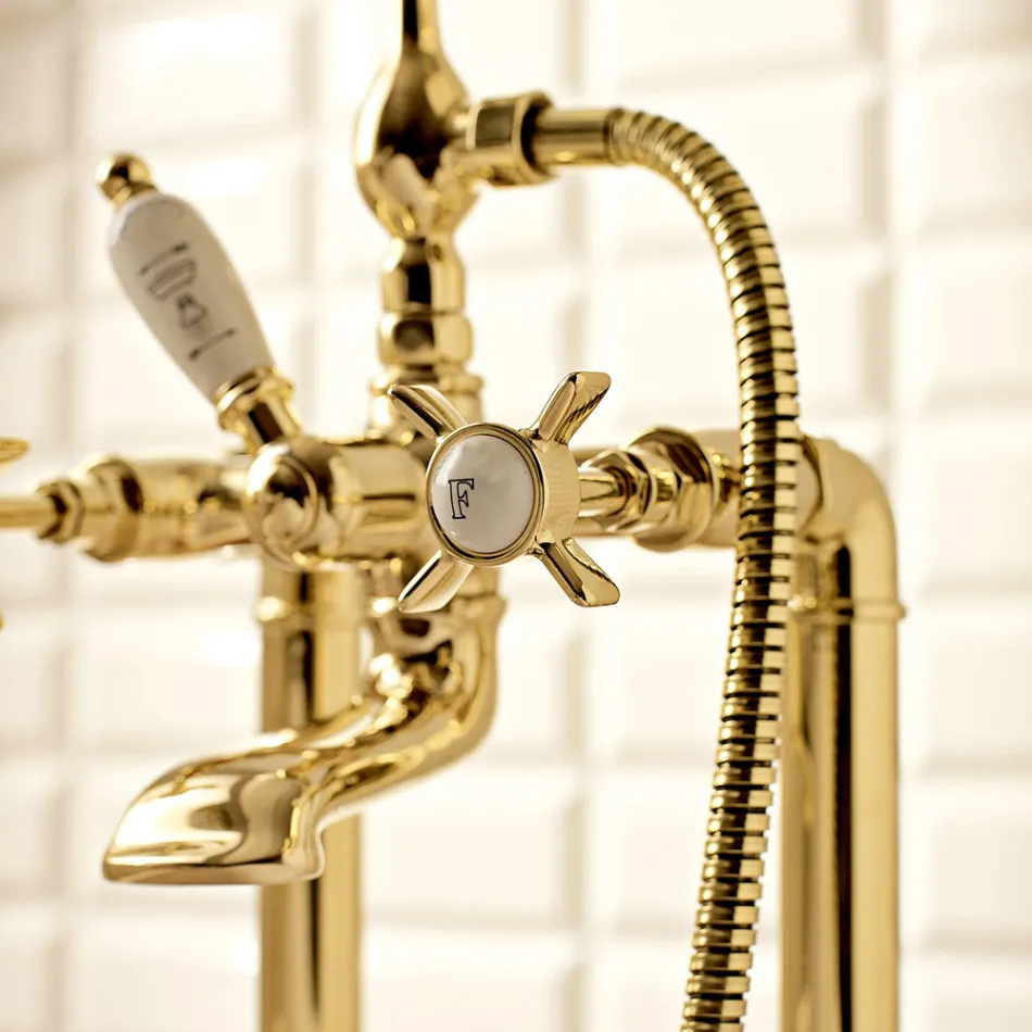 Grupi i vaskave për dysheme me dizajn Vintage në tunxh Prodhuar në Itali – Katerina Viadurini