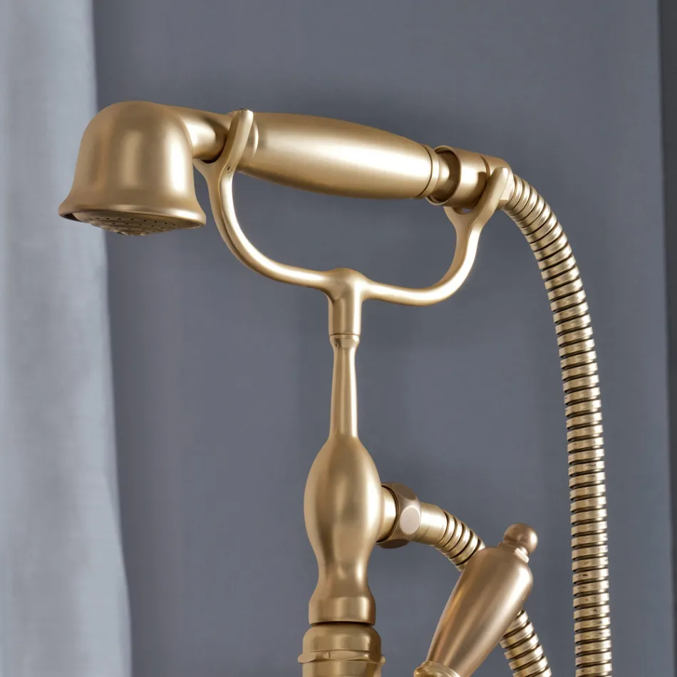 Grupi i vaskës në dysheme me dush dore dhe zorrë fleksibël Prodhuar në Itali - Milano Viadurini