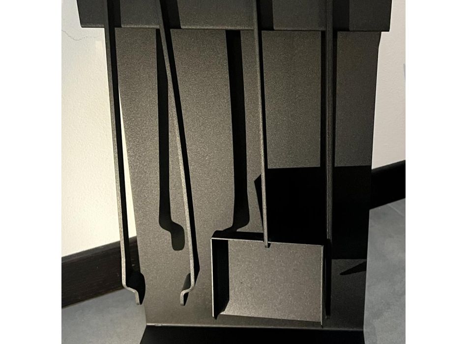 Seti i mjeteve të projektimit për fireplace në çelik të zi të bërë në Itali - Ostro Viadurini