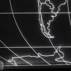 Llambë muri Planisphere në kristal akrilik të gdhendur me lazer - Rihanna Viadurini