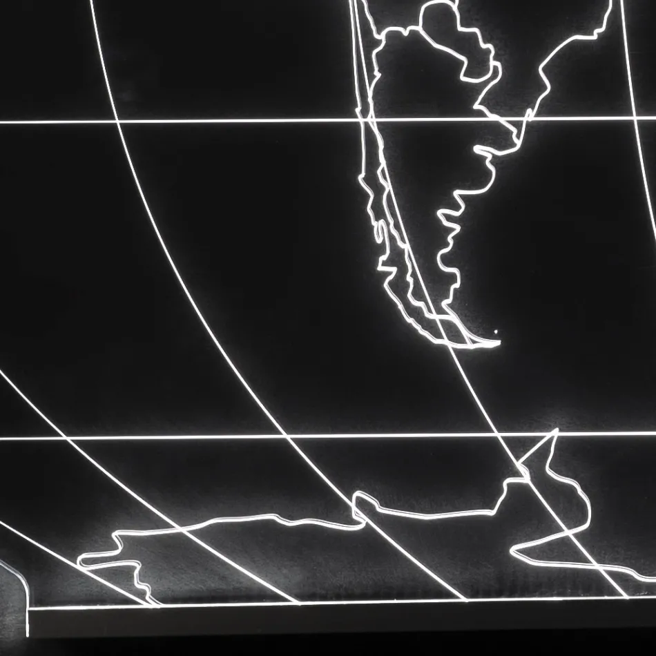 Llambë muri Planisphere në kristal akrilik të gdhendur me lazer - Rihanna Viadurini