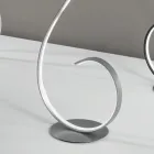 Llambë dyshemeje LED me strukturë metalike të lyer me dizajn Viadurini