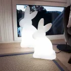 Dizajni llambë dyshemeje, lepuri i bardhë për ambiente të jashtme dhe të jashtme - Conigliostar Viadurini