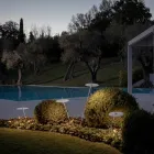 Llambë dyshemeje kopshti me dizajn të bardhë alumini me gjethe zambaku uji - Cipriam Viadurini