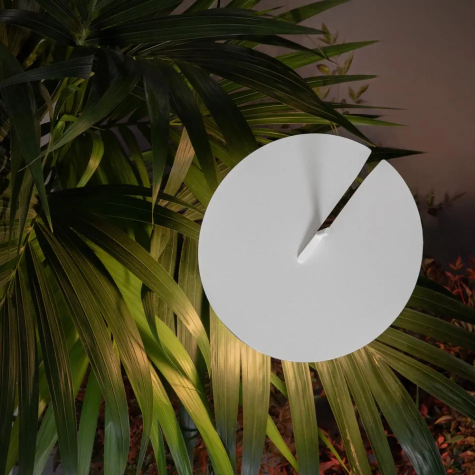 Llambë dyshemeje kopshti me dizajn të bardhë alumini me gjethe zambaku uji - Cipriam Viadurini
