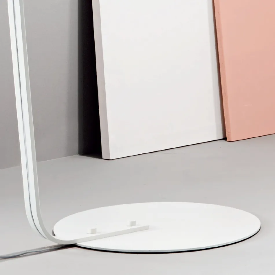 Llambë dyshemeje metalike me abazhur të mbuluar me pëlhurë - Rivella Viadurini