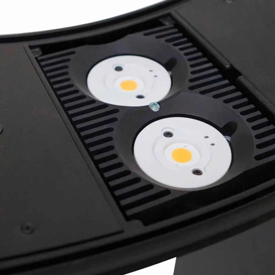 Llambë dyshemeje në metal të lakuar me LED të integruar të prodhuar në Itali - Indra Viadurini