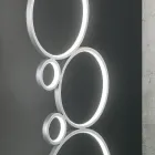 Llambë dyshemeje moderne LED në metal të lyer me ar ose argjend - Punto Viadurini