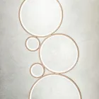 Llambë dyshemeje moderne LED në metal të lyer me ar ose argjend - Punto Viadurini