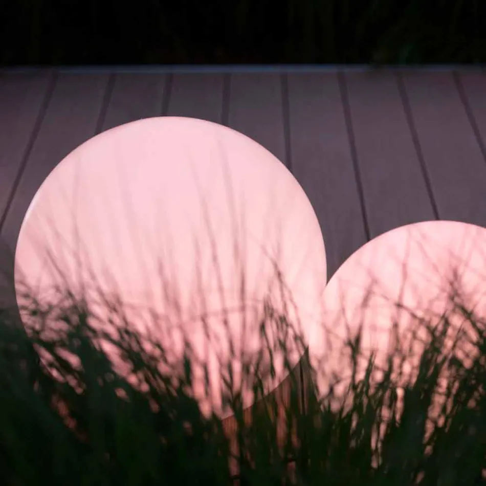 Llambë shumëkatëshe me dysheme të udhëhequr në plastikë të bardhë, me dizajn të rrumbullakët - Globostar Viadurini