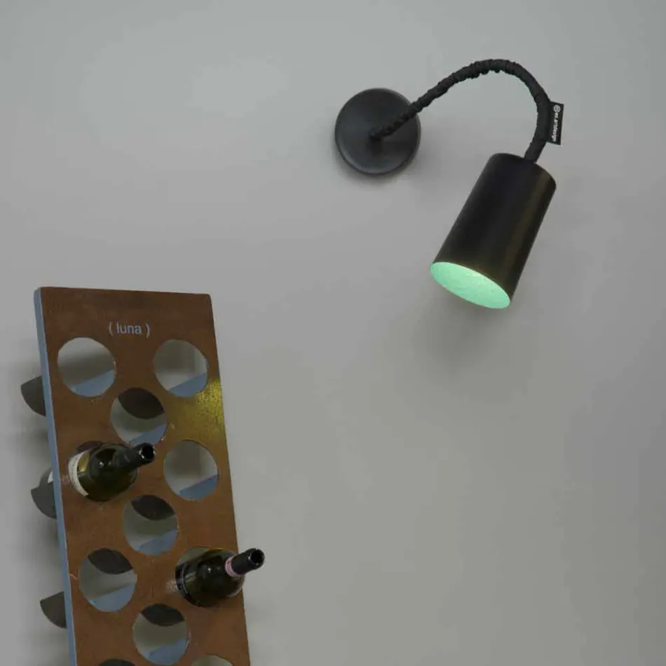 Llambë muri me rrëshirë In-es.artdesign Ngjyrosni një dërrasë të zezë moderne Viadurini