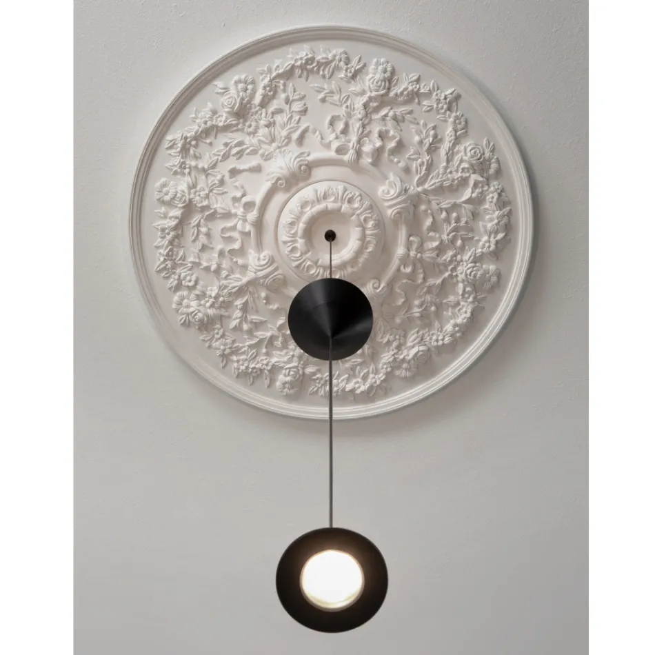 Llambë e varur e projektuar në suva të bardhë dhe 2 kone prej alumini të zi - Tesera Viadurini