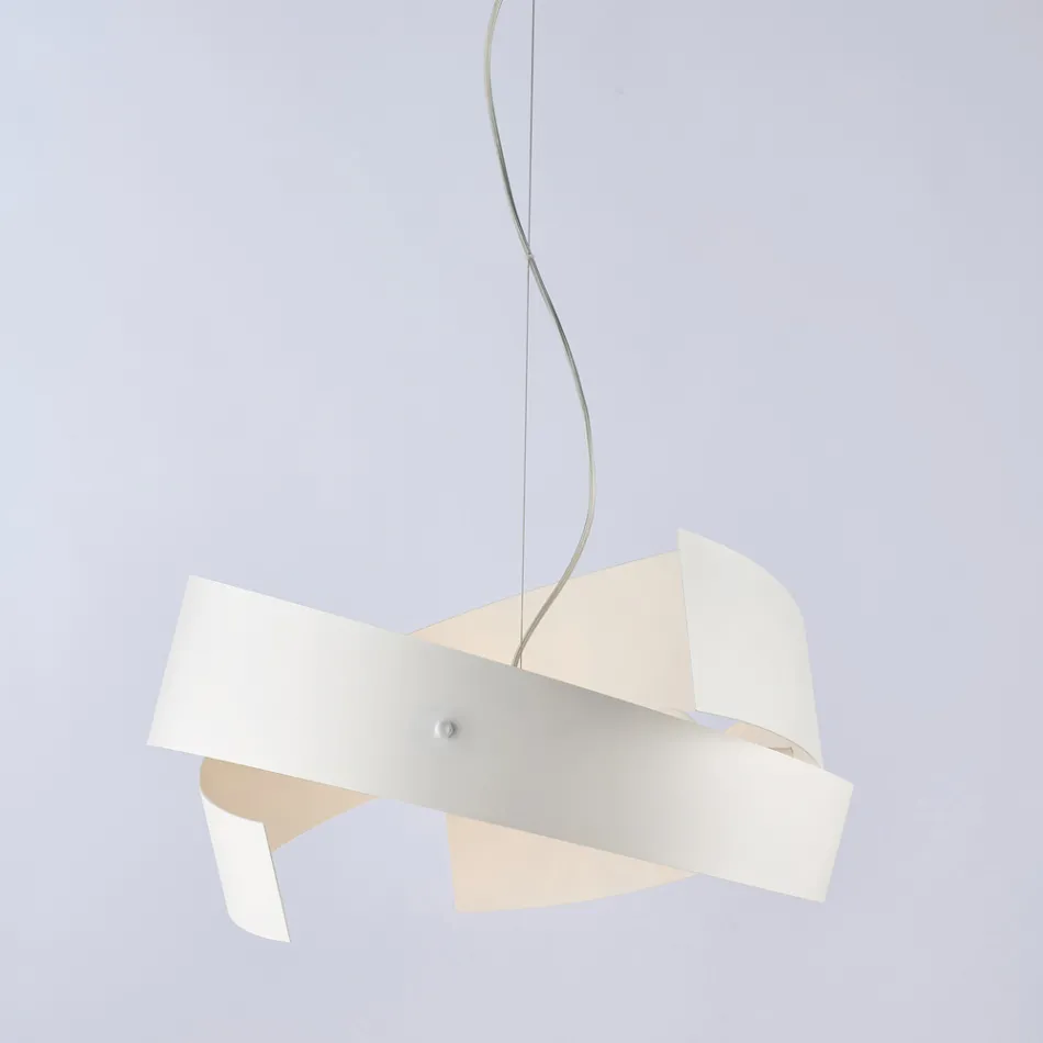 Asteroid: Një llambadar prej metali të zi dhe qelqi për hapësira moderne. Viadurini