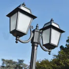 Shtylla e llambës së kopshtit 238 cm e lartë nga alumini antracit dhe xham me rërë - Elric Viadurini