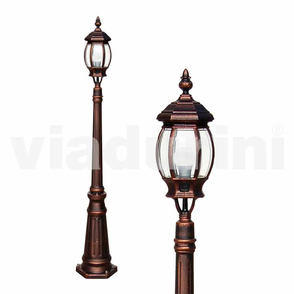 Llambë në natyrë me një dritë alumini të bërë në Itali, Anika Viadurini