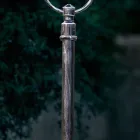 Shtylla e jashtme e aluminit e lyer me dore me dekorim me lule - Bari Viadurini