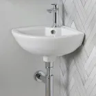 Lavaman këndor në qeramikë të bardhë me një dizajn modern dhe elegant - Silica Viadurini