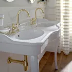 Lavaman konsol Vintage me tas të dyfishtë dhe këmbë qeramike Prodhuar në Itali - Paulina Viadurini