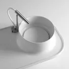 Lavaman i bërë me qeramikë me një dizajn modern Marta Viadurini