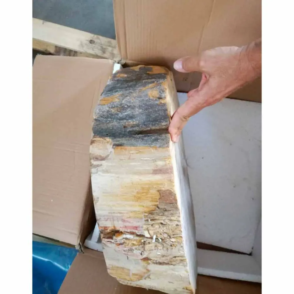 Lavaman prej druri Fosile fosile guri Viadurini