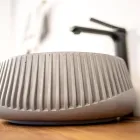 Lavaman banaku i rrumbullakët i bërë nga çimento dhe rrëshirë - Ibisco Viadurini