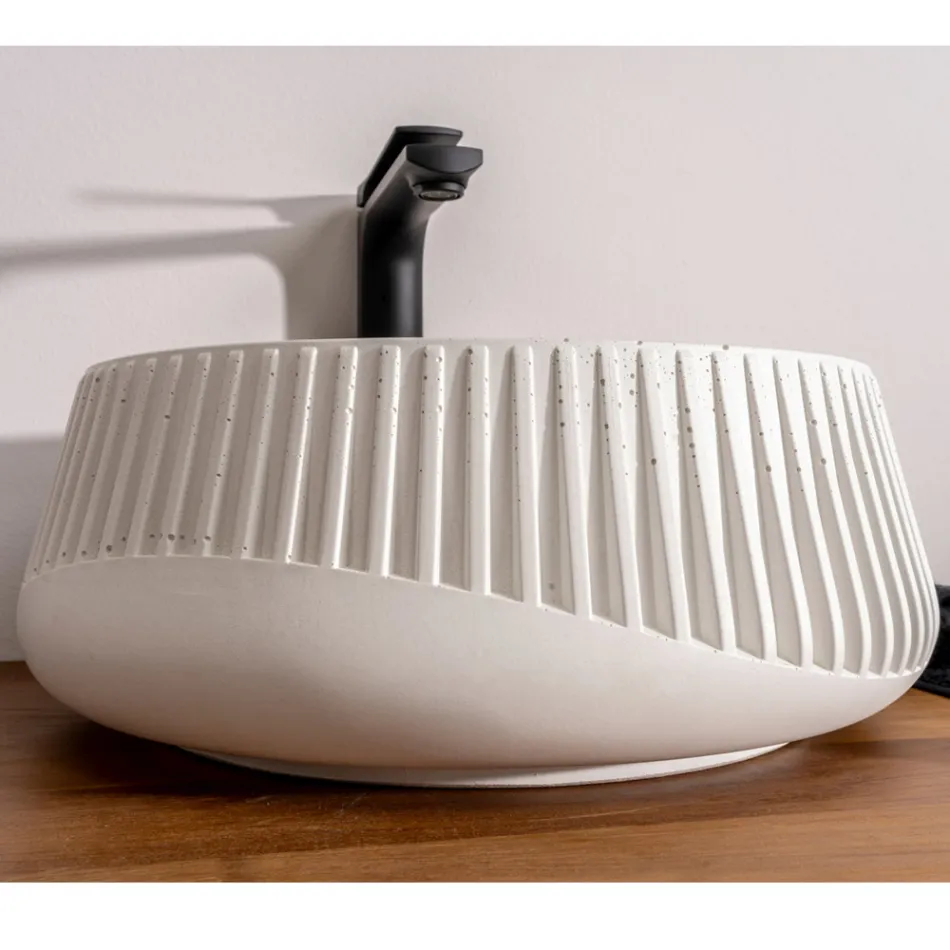 Lavaman banaku i rrumbullakët i bërë nga çimento dhe rrëshirë - Ibisco Viadurini