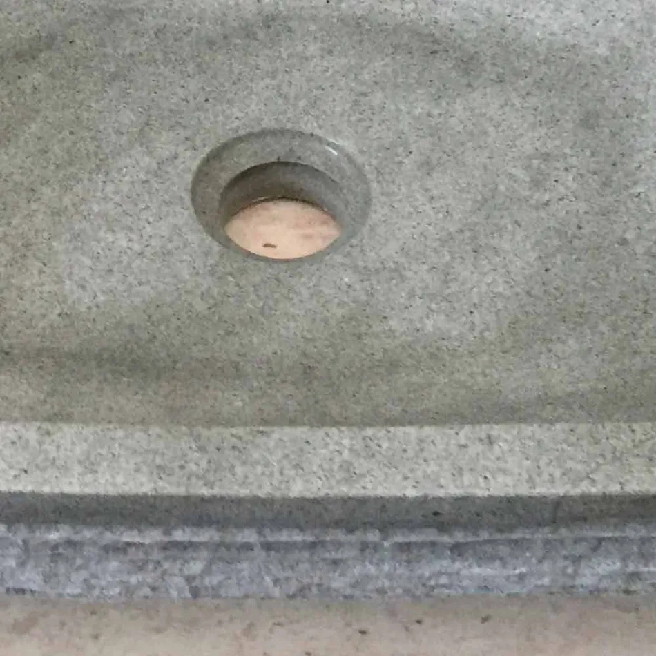 Dizenjoni banjën e banjës me countertop në gurin Hilda Viadurini