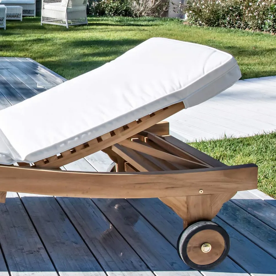 Shezlong në natyrë në dru tik natyral - Yggdrasil Viadurini