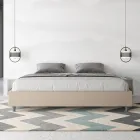 Krevat dopio 200x200 cm i veshur me lëkurë artificiale, i prodhuar në Itali - Athlete Viadurini